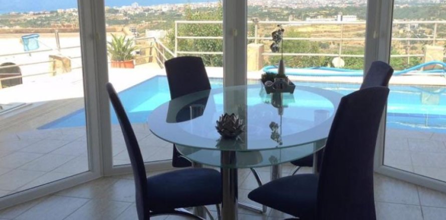 Вилла с 3 спальнями в Кестель, Турция №15269