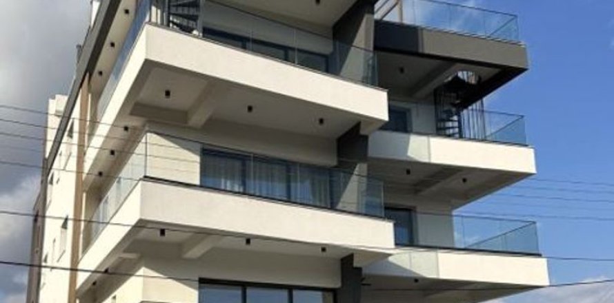 Квартира с 2 спальнями в Лимассол, Кипр №81112