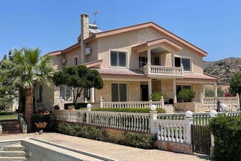 5 bedrooms Villa in Fasoula, Cyprus No. 76806 2