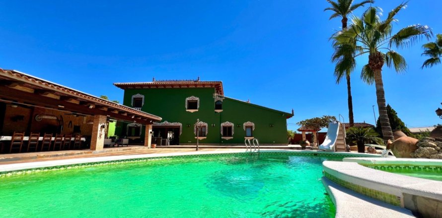 4 dormitorios Villa en Almoradí, Spain No. 128730