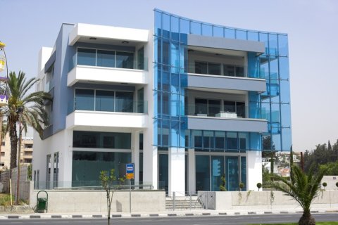 183m² Commercial property en Limassol, Cyprus No. 105883 1