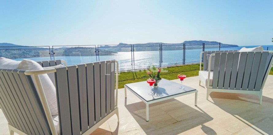 5 bedrooms Villa in Phi Dien, Vietnam No. 45807