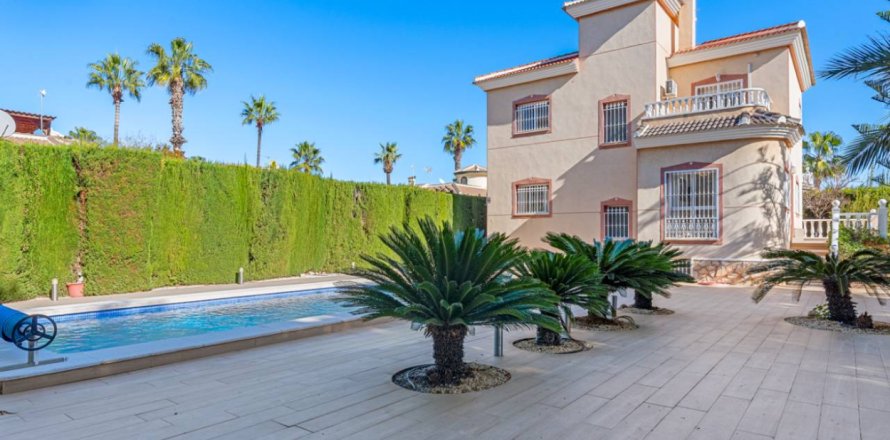 5 bedrooms Villa in Nam Xay, Vietnam No. 112196