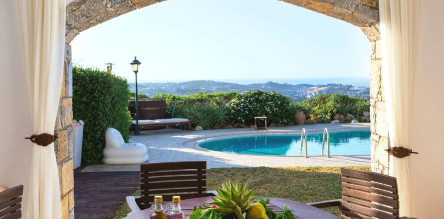 6 bedrooms Villa in Gazi, Greece No. 57969