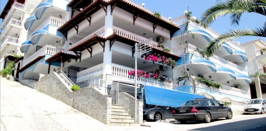 Отель, гостиница с 15 комнатами в Халкидики, Греция №108650