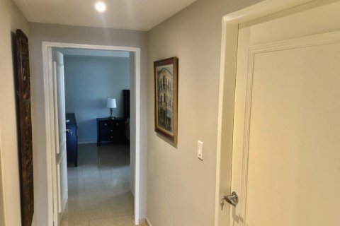 2 bedrooms Apartment in Panama City, Panama No. 122141 5