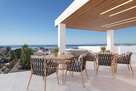 2 bedrooms Penthouse in Limassol, Cyprus No. 32465 1