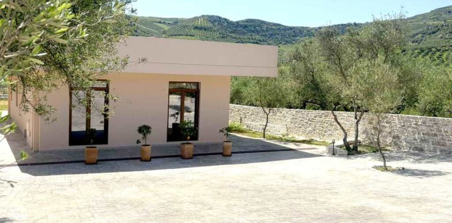 3 bedrooms House in Heraklion, Greece No. 107819