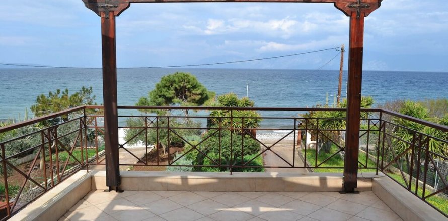 5 bedrooms House in Chalcis, Greece No. 109515