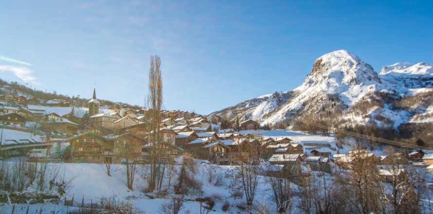 6 bedrooms House in Les Belleville, France No. 99585