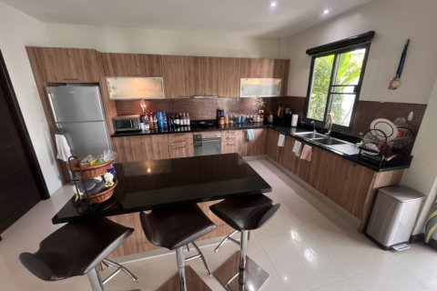 170m² Villa in Layan Beach, Thailand No. 97438 12