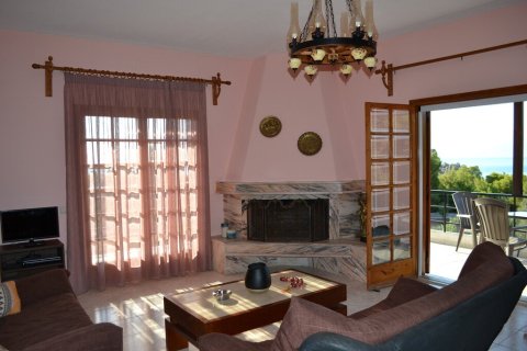 5 bedrooms Villa in Loutraki, Greece No. 56142 10