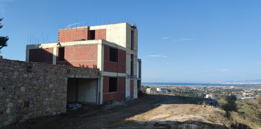 5 bedrooms Villa in Thermi, Greece No. 55515