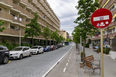 660m² Commercial property in Lloret de Mar, Spain No. 25304