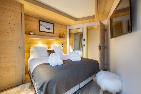 4 bedrooms Apartment in Les Allues, France No. 99680 7