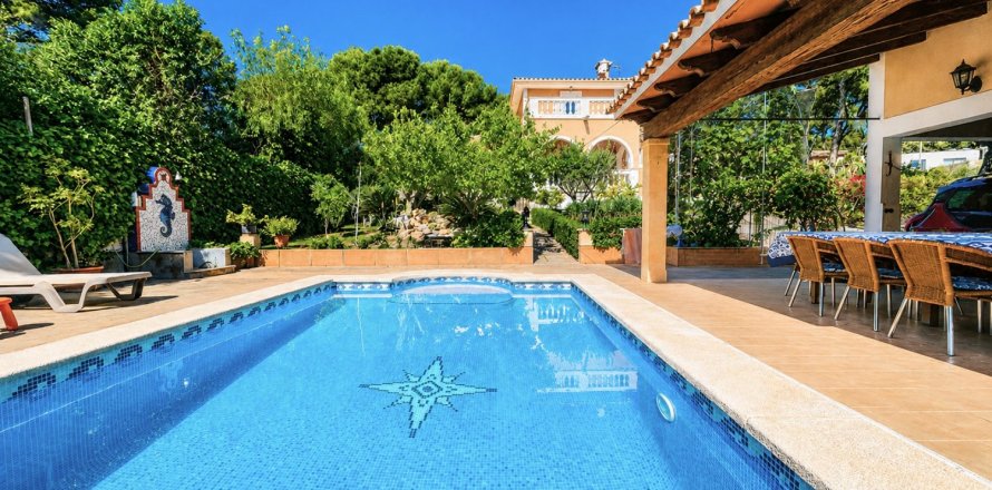 6 chambres Villa à Santa Ponsa, Spain No. 129270