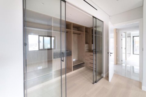 3 bedrooms Apartment in Limassol, Cyprus No. 106280 7