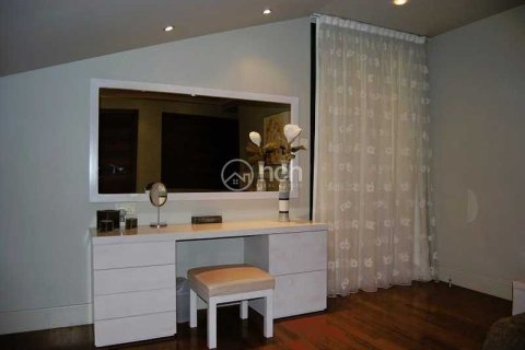 5 bedrooms Villa in Agios Athanasios, Cyprus No. 74459 16