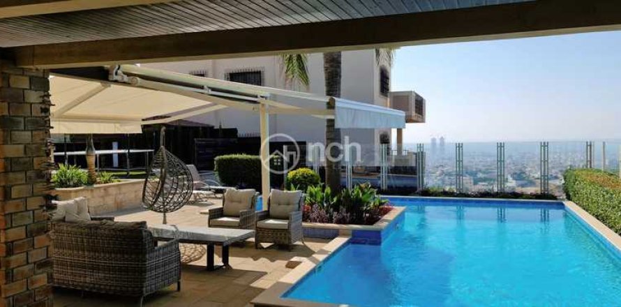 5 bedrooms Villa in Agios Athanasios, Cyprus No. 74459