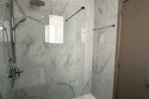 3 bedrooms Apartment in Limassol, Cyprus No. 34598 10