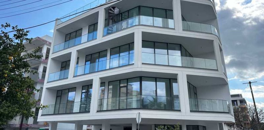 3 bedrooms Apartment in Limassol, Cyprus No. 34598