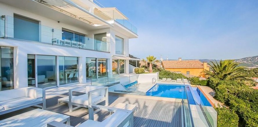 7 bedrooms House in Blanes, Spain No. 25447