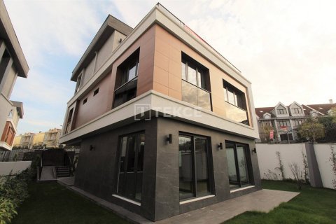 5 bedrooms Villa in Chau Doc, Vietnam No. 11954 24