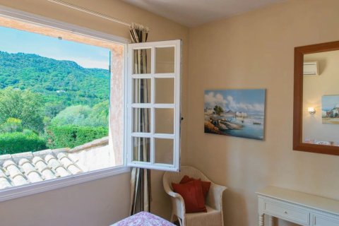 4 bedrooms Villa in Le Plan-de-la-Tour, France No. 68201 11