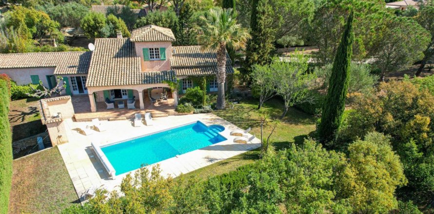 4 bedrooms Villa in Le Plan-de-la-Tour, France No. 68201