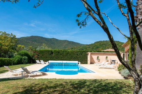 4 bedrooms Villa in Le Plan-de-la-Tour, France No. 68201 3