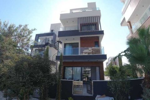 4 bedrooms House in Germasogeia, Cyprus No. 30375 5