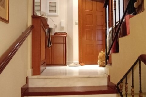 5 bedrooms House in Nea Smyrni, Greece No. 107578 4