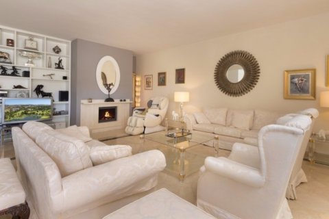 4 bedrooms Apartment in Marbella, Spain No. 25169