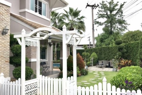 Дом с 4 спальнями в Чиангмай, Таиланд №98145 3