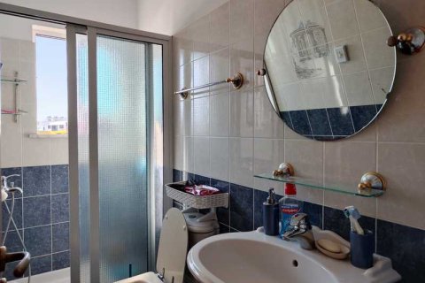 4 bedrooms House in Paphos, Cyprus No. 72216 10