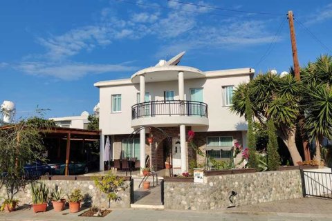 4 bedrooms House in Paphos, Cyprus No. 72216 14