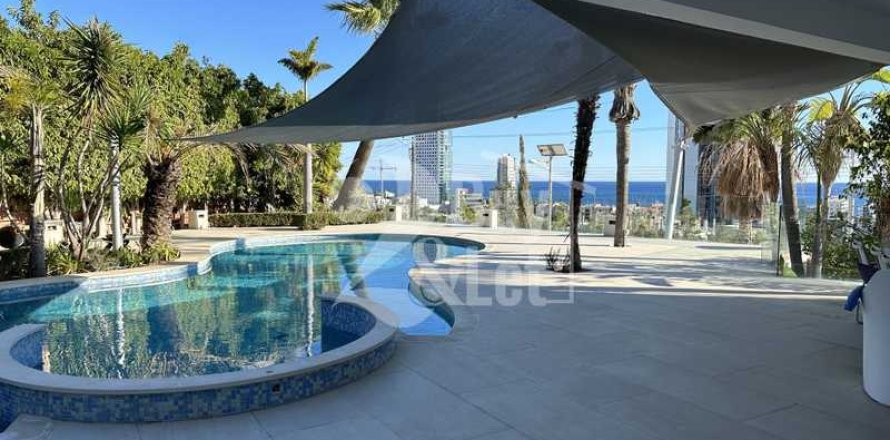 6 chambres House à Mouttagiaka, Cyprus No. 72801