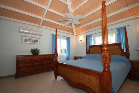 3 bedrooms Villa in Jolly Harbour, Antigua and Barbuda No. 61384 8