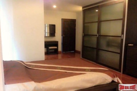 3 bedrooms Apartment in Bangkok, Thailand No. 96206 12