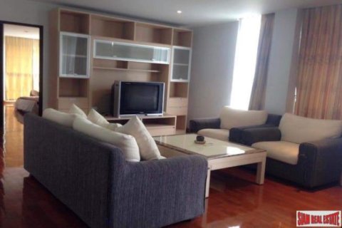3 bedrooms Apartment in Bangkok, Thailand No. 96206 10