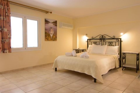 35 rooms Hotel in Agios Nikolaos, Greece No. 59756 12