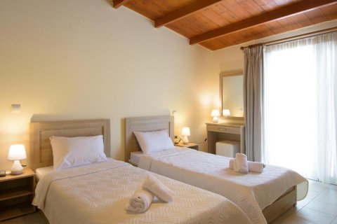 35 rooms Hotel in Agios Nikolaos, Greece No. 59756 10