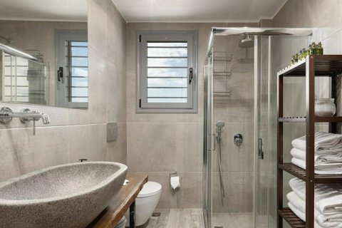 5 bedrooms House in Kalyvia Thorikou, Greece No. 108383 12