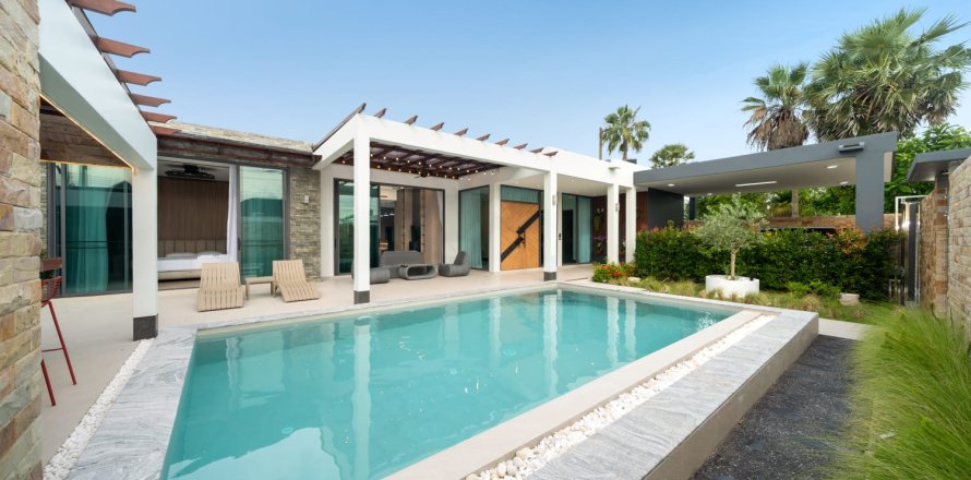3 bedrooms Villa in Phuket, Thailand No. 98534