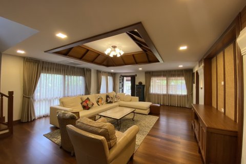 4 bedrooms House in Chiang Mai, Thailand No. 97521 6