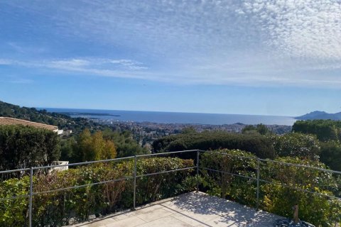 4 bedrooms Villa in Le Cannet, France No. 67280 1