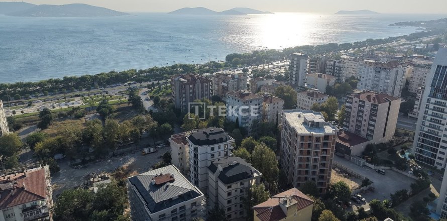 3 bedrooms Apartment in Istanbul, Turkey No. 129445