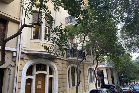 808m² Commercial property in Athens, Greece No. 24482 6