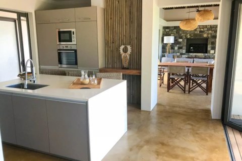 3 bedrooms Villa in Tamarin, Mauritius No. 53425 3
