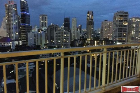 2 bedrooms Apartment in Bangkok, Thailand No. 96399 6